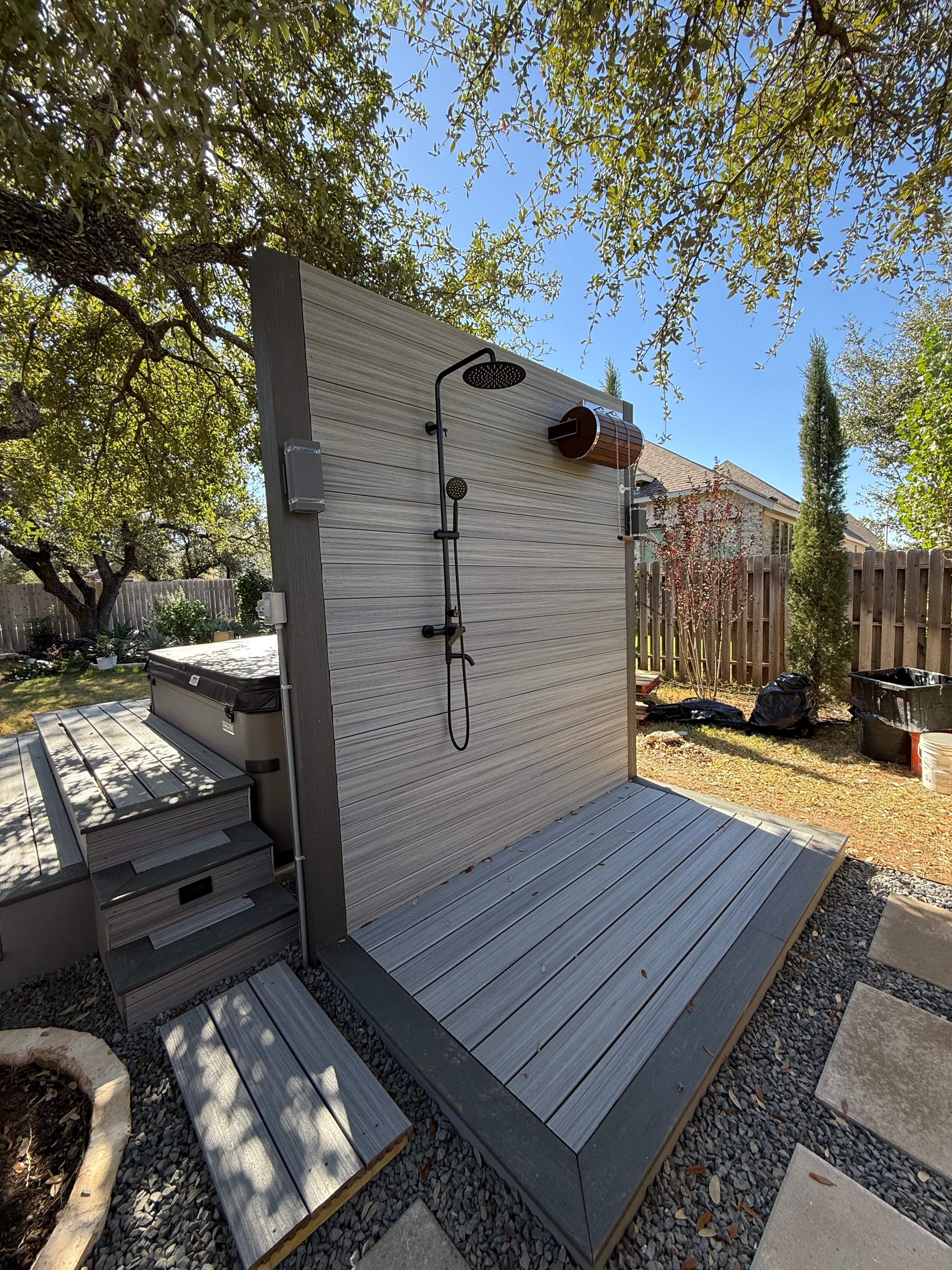 Deck with Polycarbonate Pergola