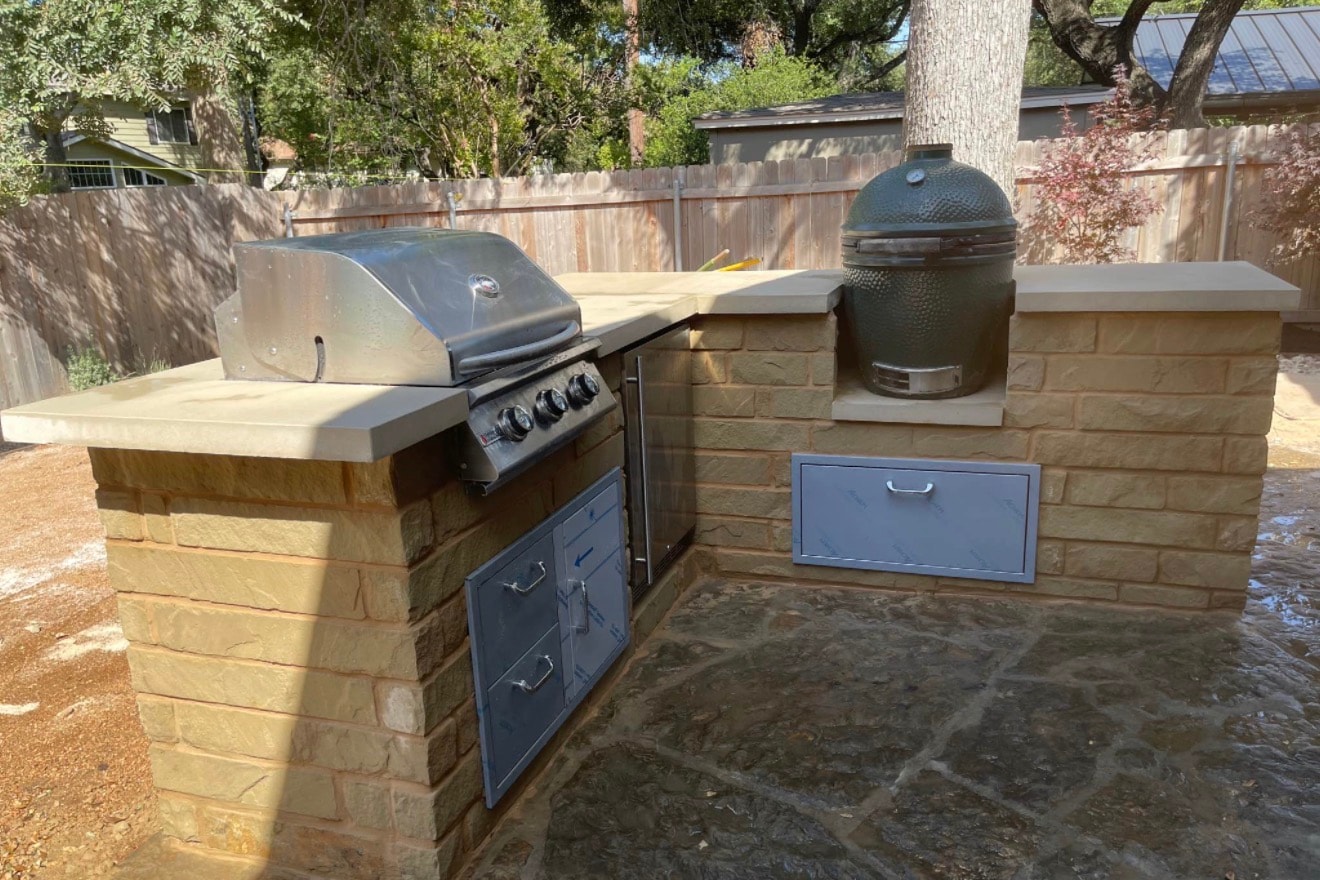 L-Shape Kitchen with Kamado Grill