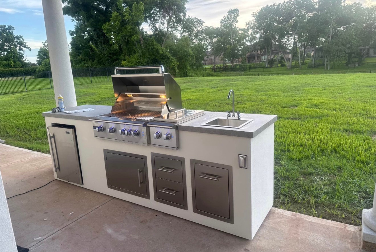 Stucco Kitchen with Sink & Grill